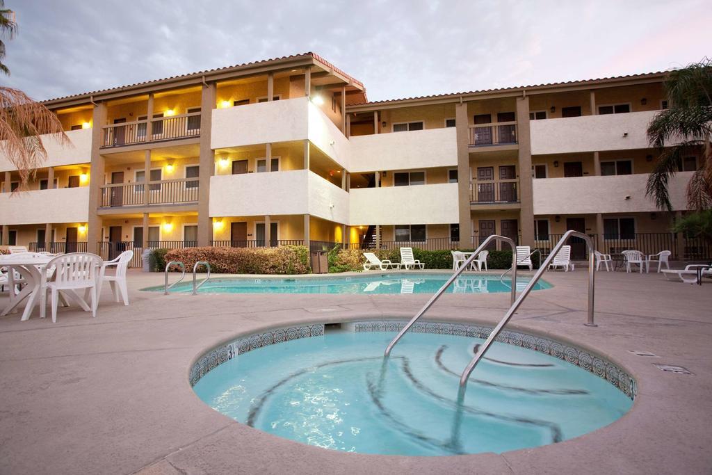Red Lion Inn & Suites Cathedral City Palm Springs Εξωτερικό φωτογραφία