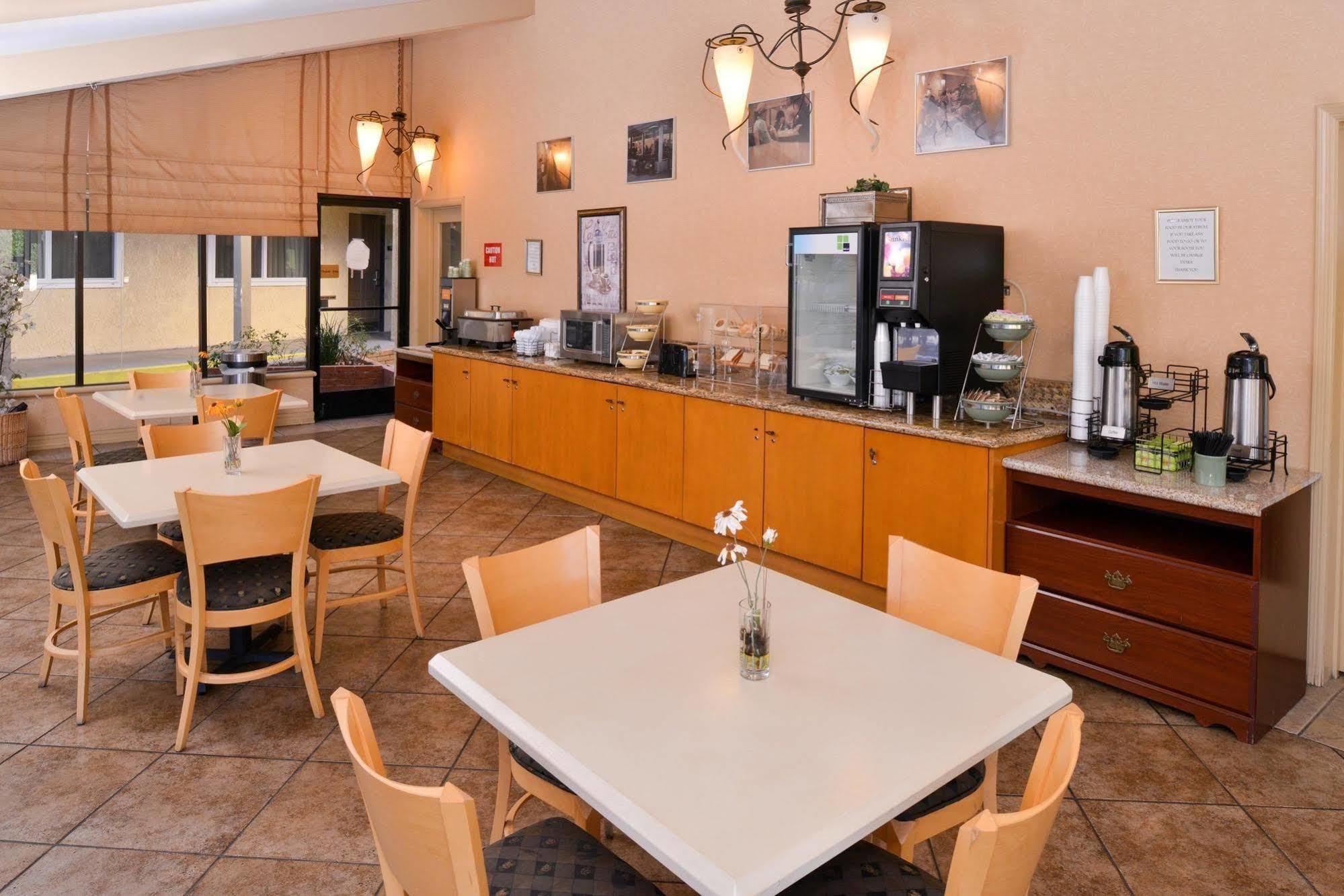 Red Lion Inn & Suites Cathedral City Palm Springs Εξωτερικό φωτογραφία