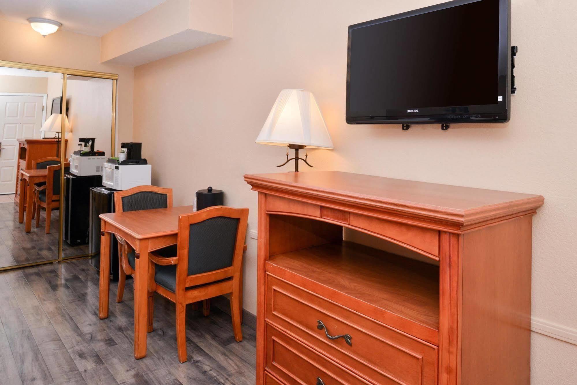 Red Lion Inn & Suites Cathedral City Palm Springs Εξωτερικό φωτογραφία