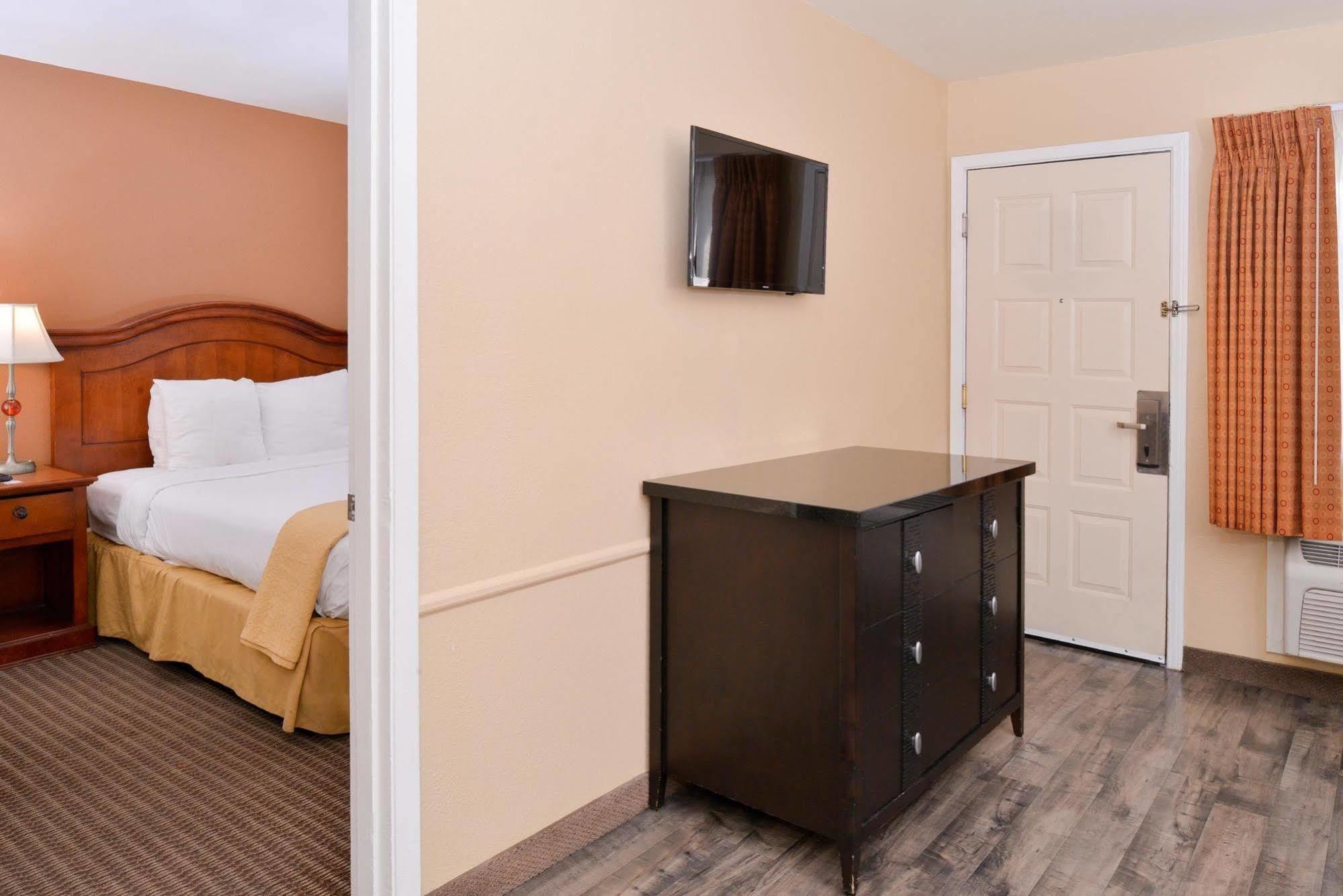 Red Lion Inn & Suites Cathedral City Palm Springs Εξωτερικό φωτογραφία