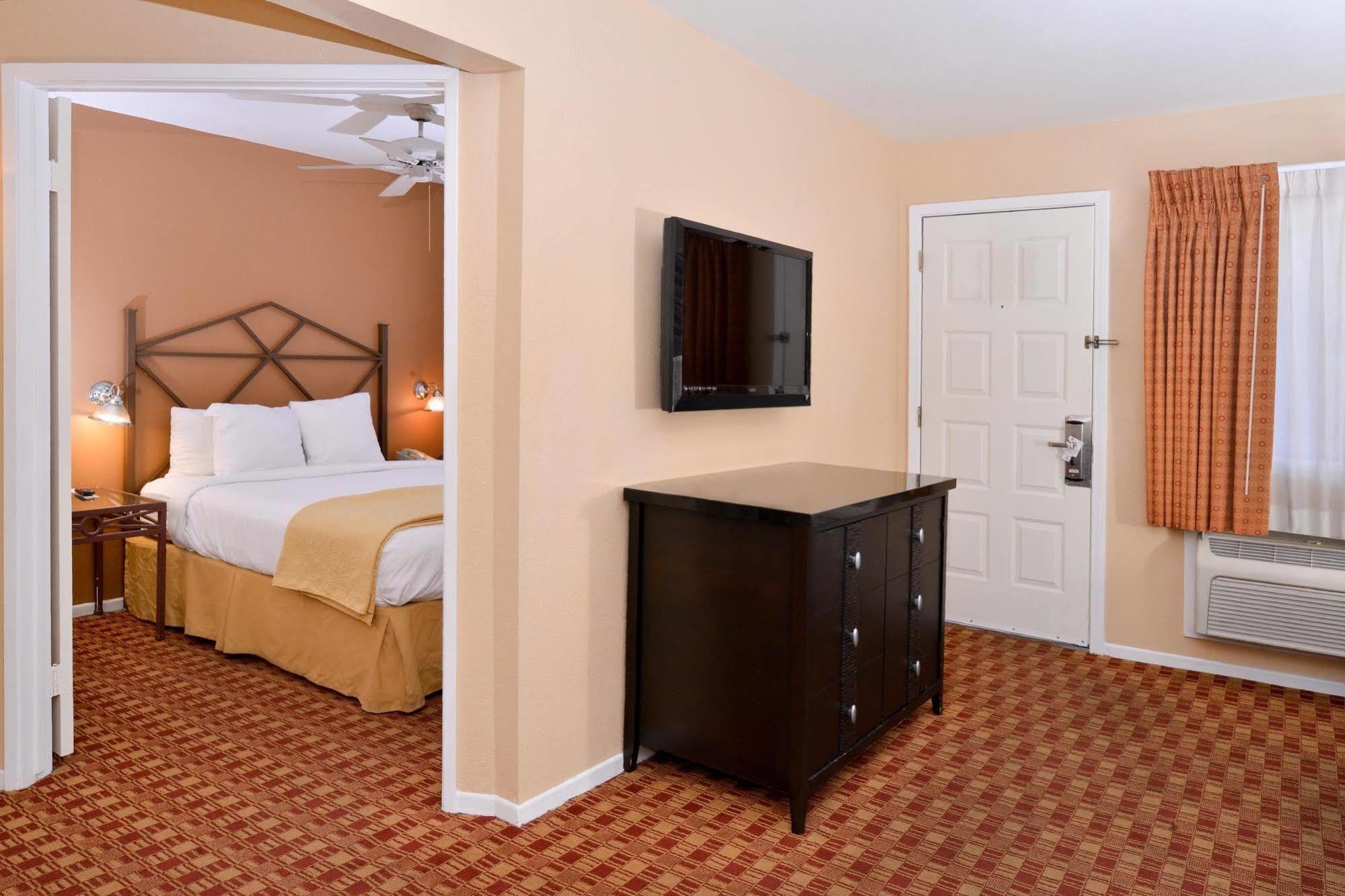 Red Lion Inn & Suites Cathedral City Palm Springs Εξωτερικό φωτογραφία