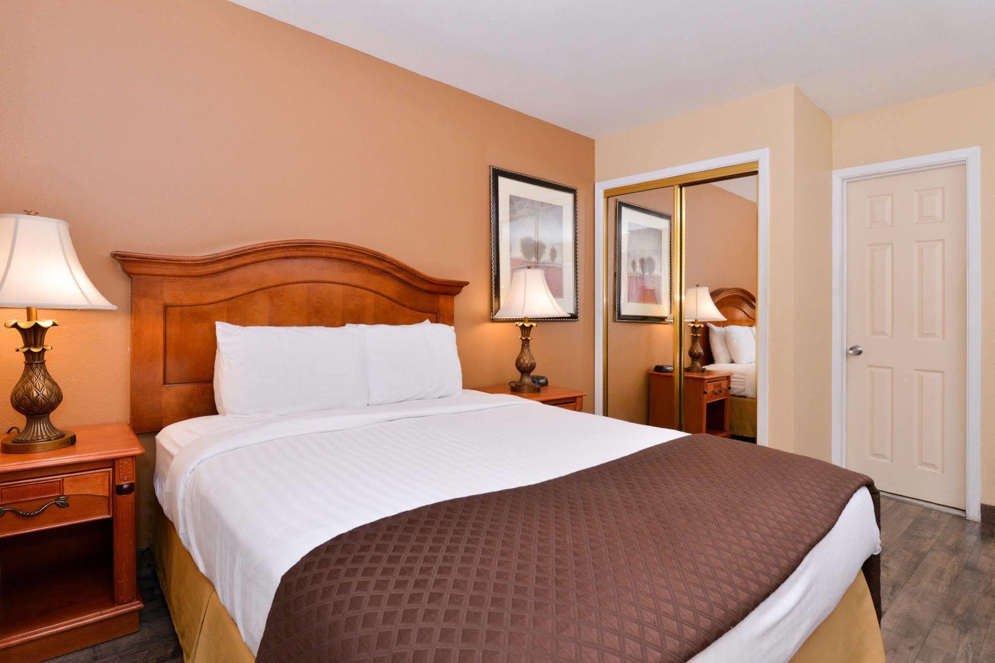 Red Lion Inn & Suites Cathedral City Palm Springs Εξωτερικό φωτογραφία