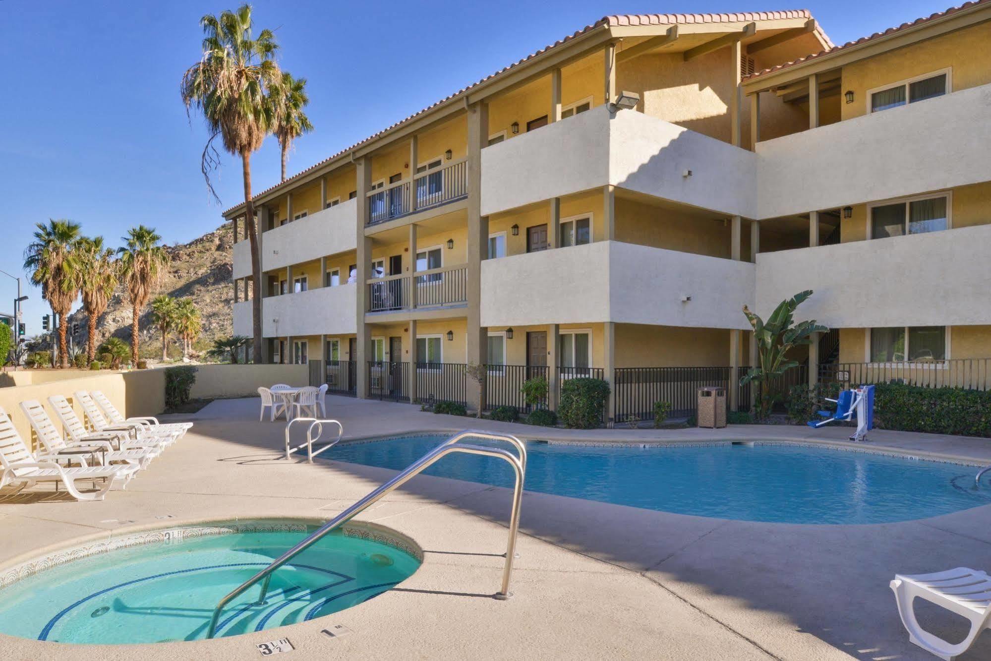 Red Lion Inn & Suites Cathedral City Palm Springs Εξωτερικό φωτογραφία
